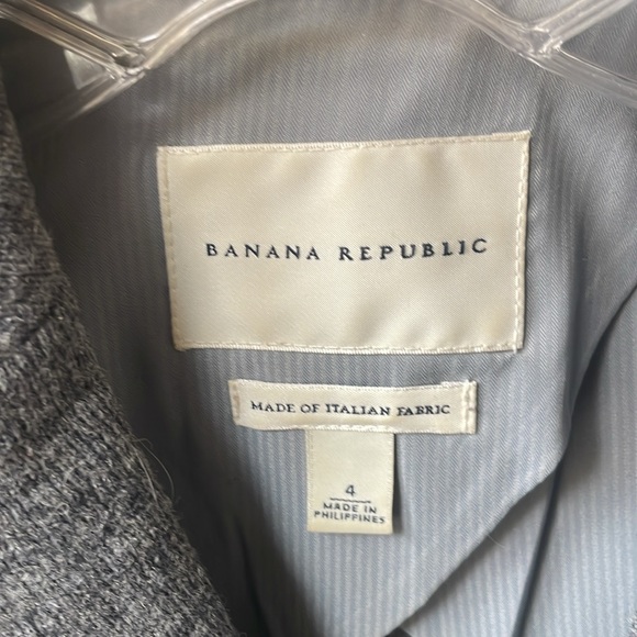 Banana republic size 4, blazer - Picture 2 of 4